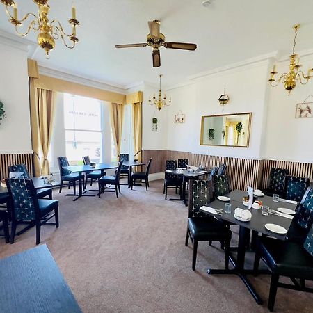 Four Oaks Hotel Лландидно Экстерьер фото