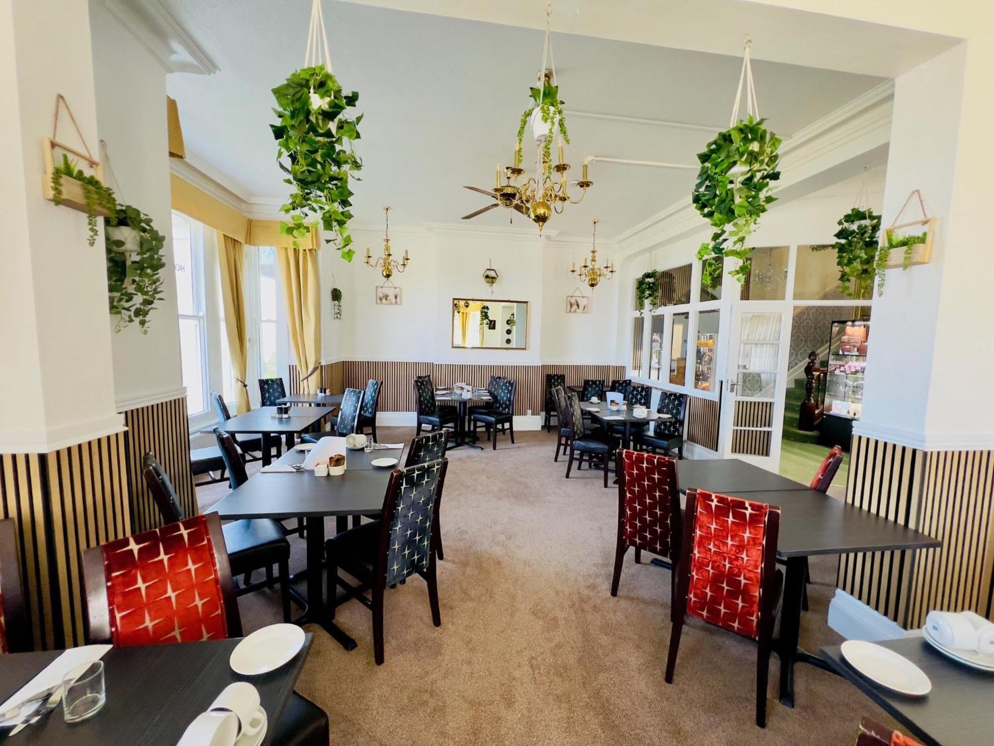 Four Oaks Hotel Лландидно Экстерьер фото