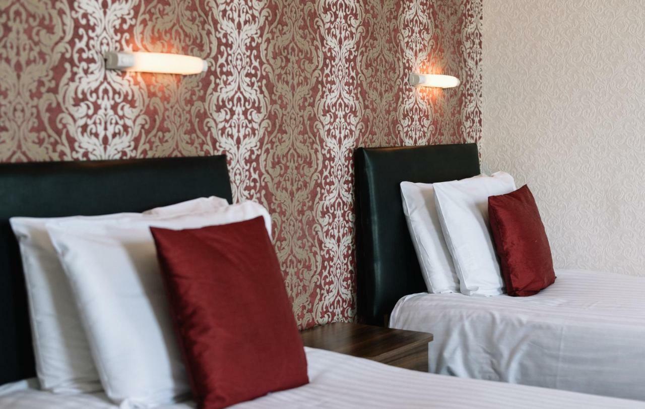Four Oaks Hotel Лландидно Экстерьер фото