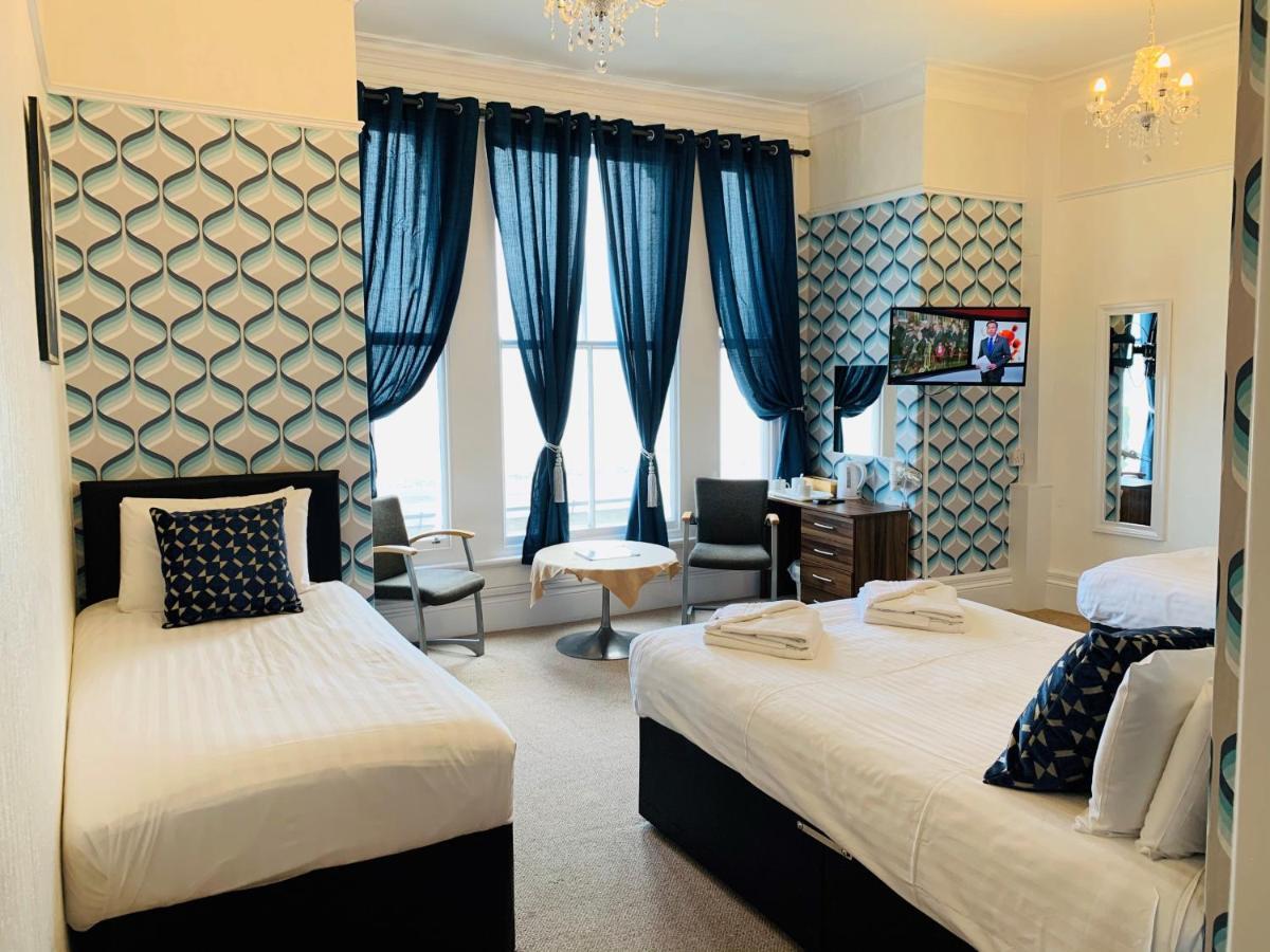 Four Oaks Hotel Лландидно Экстерьер фото
